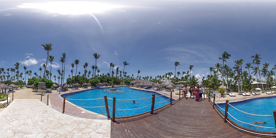 "Lazy virtual walks into nice hotels"